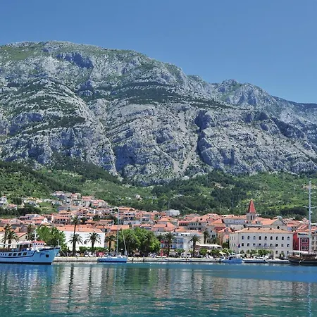 Lovely In Dom wakacyjny Makarska